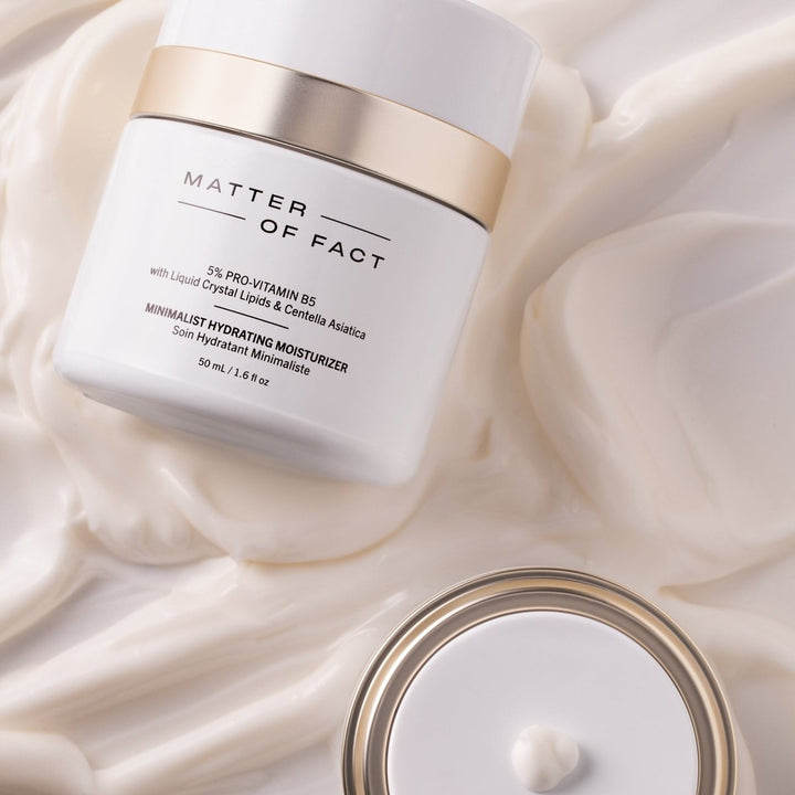 Lightweight white cream texture non-greasy 輕盈保濕霜質地
